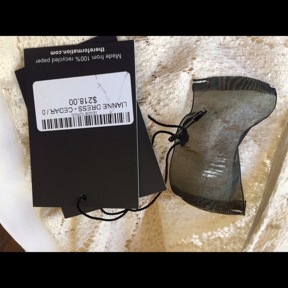 Reformation - Lianne Wrap dress - Picture 4 of 4